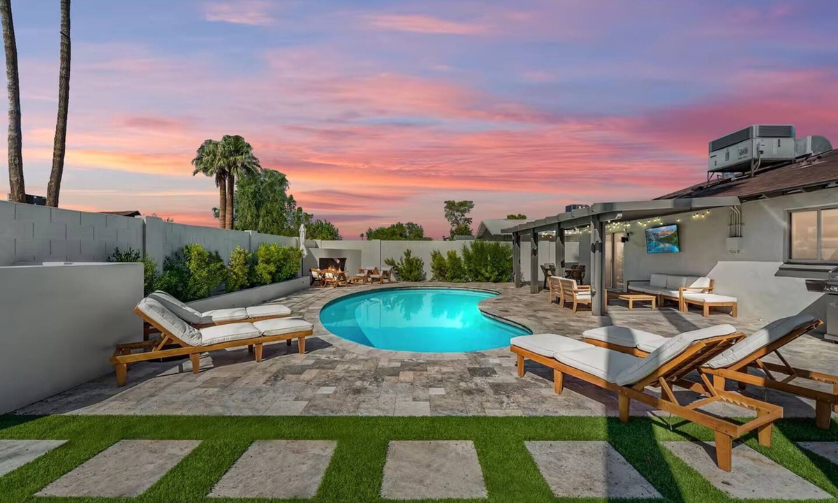 South Scottsdale Villa | Vesper | Pool, Casita, Fire Pit, Turf Yard, Sleeps 20 | Old Town Scottsdale