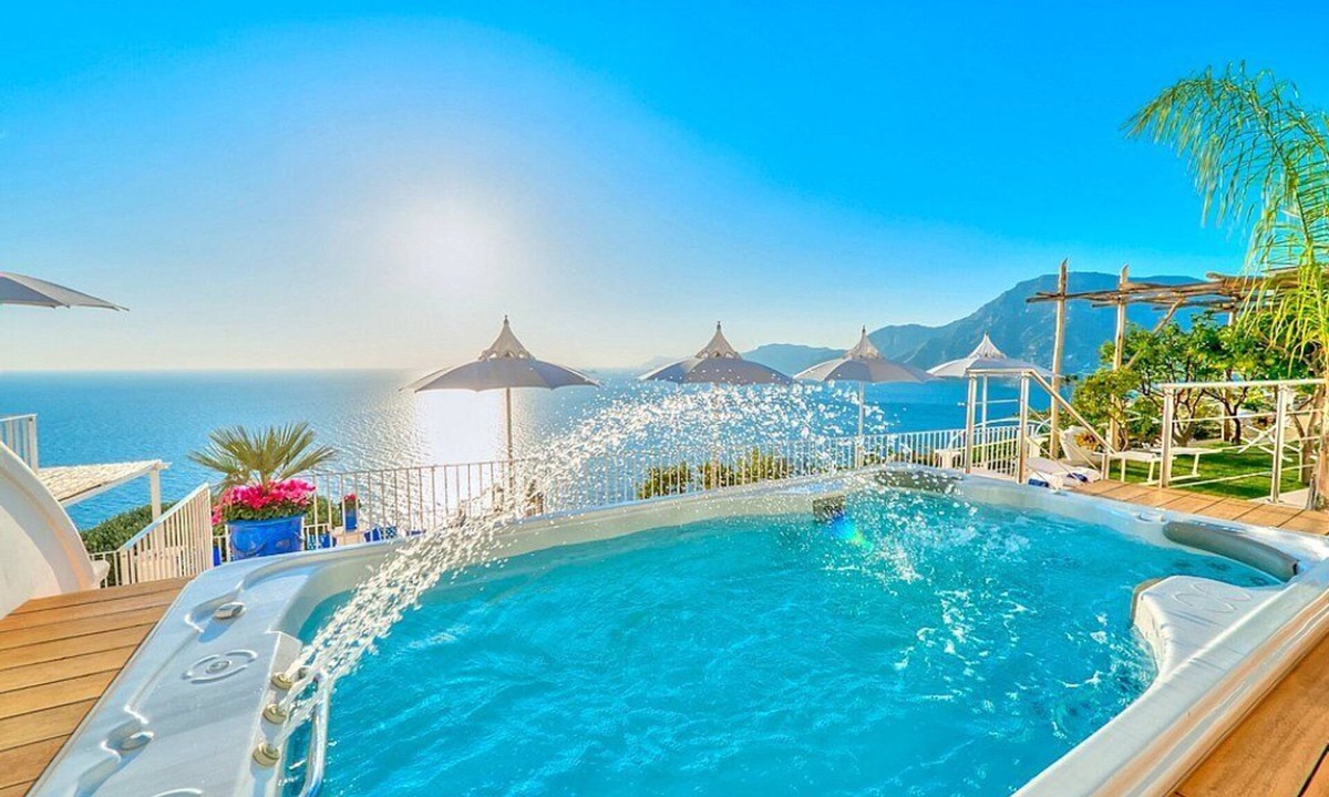 Praiano Villa | Villa Atena: A charming two-story villa which faces the sun and the sea, with Free WI-FI.