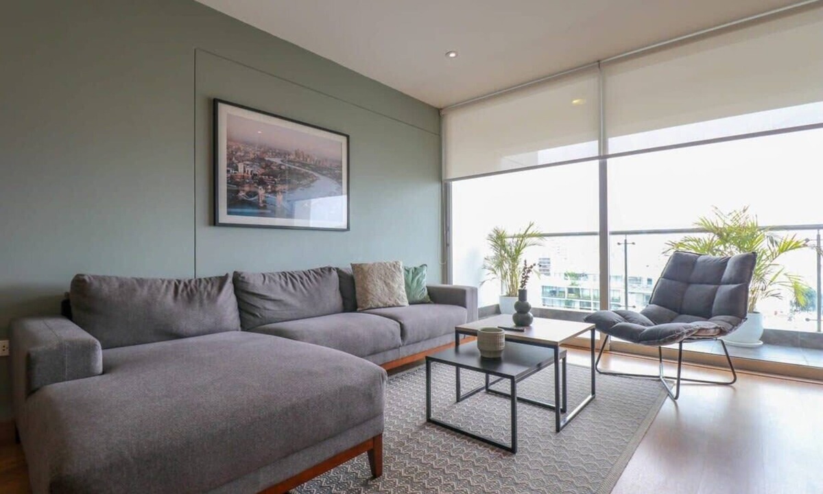 Petit Jean Ocharan Apartment | w* | 3BR Premium Cityview w/Balcony in Miraflores