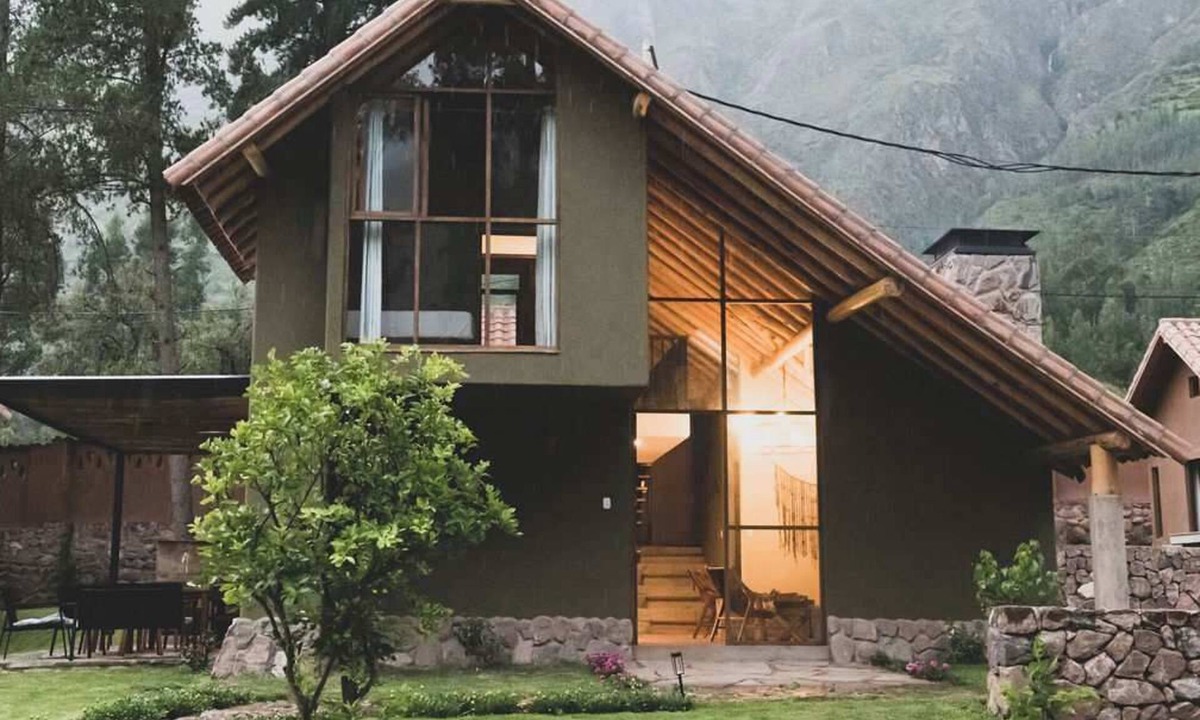 Calca House | w Calm 4BR Villa w Fireplace in Sacred Valley