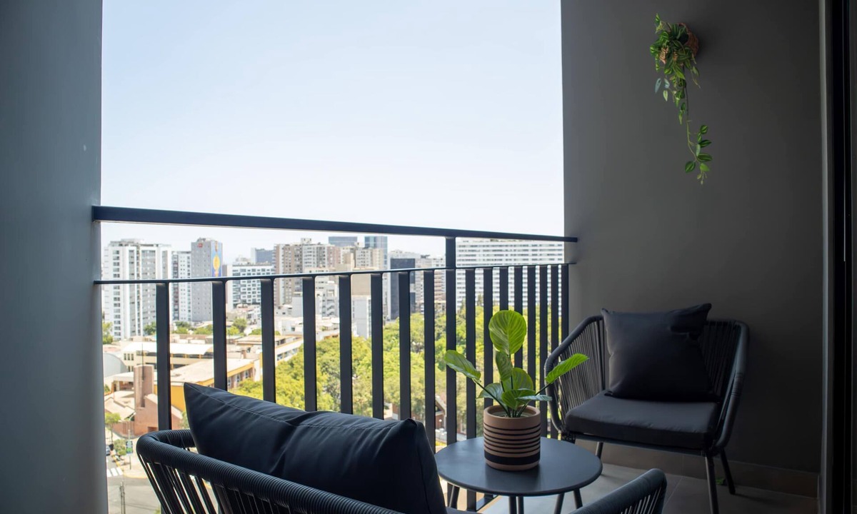 Miraflores Apartment | w Great 1BR Apartment in Miraflores