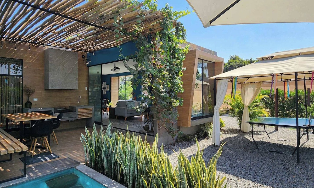 Salas House | w Quiet 2BR Country Villa w Private Pool Games