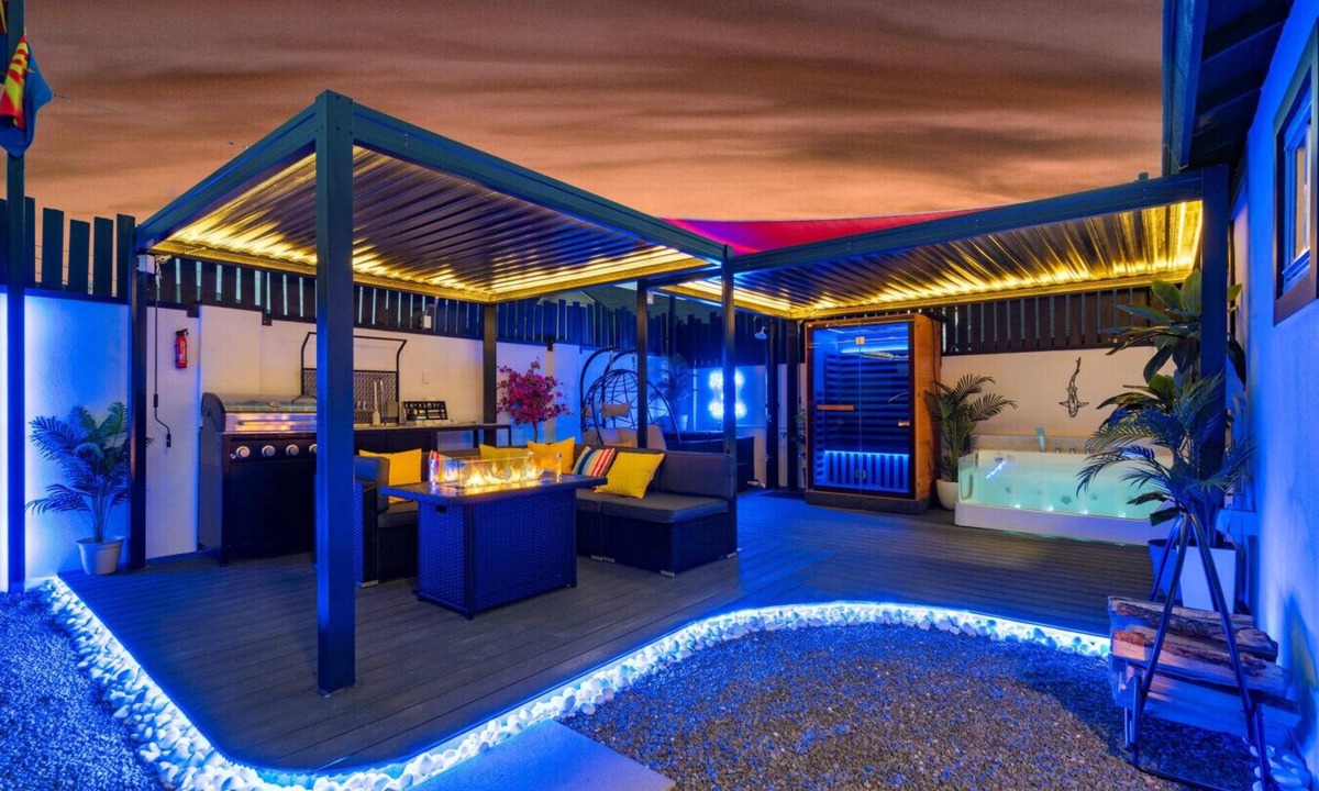 Downtown Phoenix House | Wellness&Spa Retreat sleeps 19