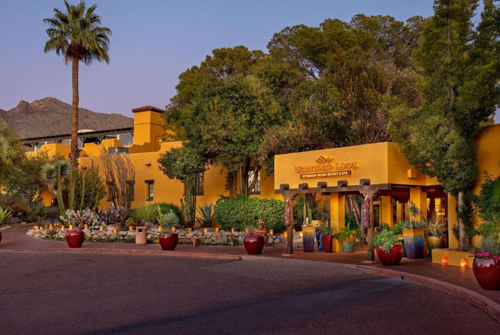Casas Adobes Resort | Westward Look Wyndham Grand Resort & Spa