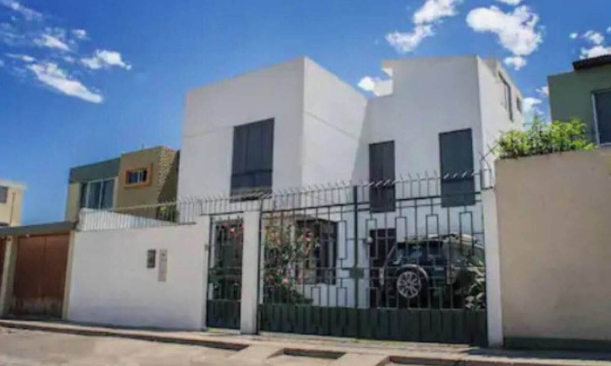 Jose Luis Bustamante y Rivero Villa | Wonderful private house in downtown