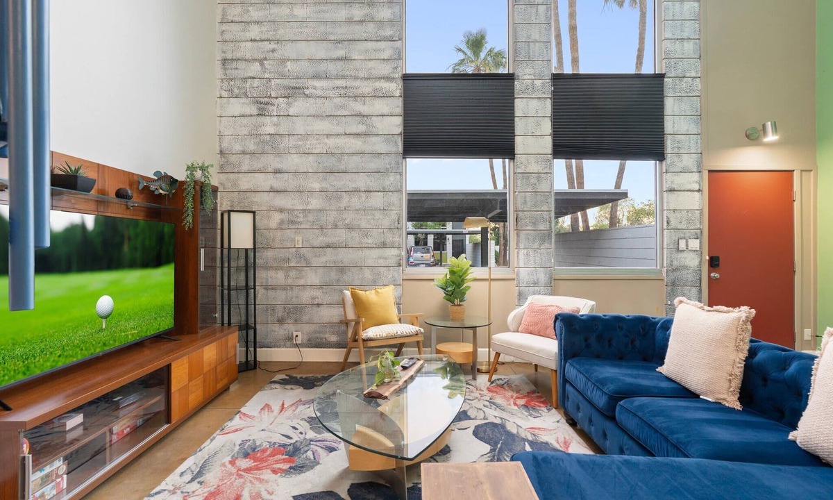 Pierson Place Historic District House | Work ready Mezzanine | BBQ + Pool | Pierson Street