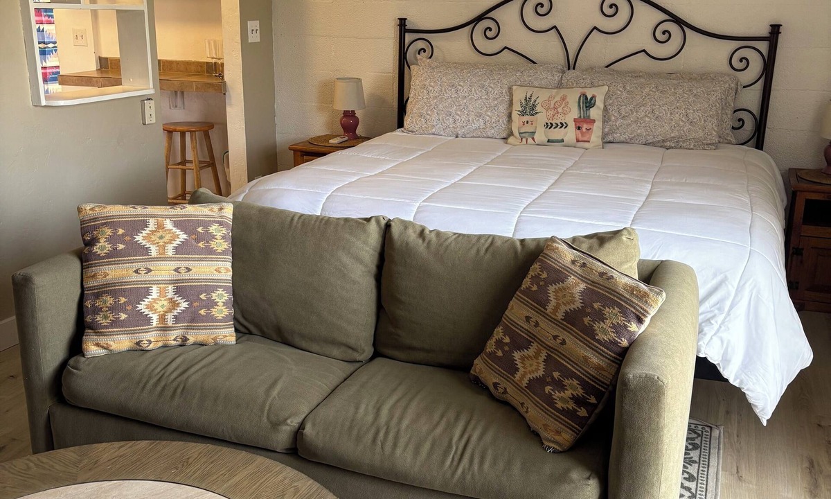 Tucson House | Wrightstown Retreat: Quiet.Cozy.Private STUDIO guest home- peaceful patio!