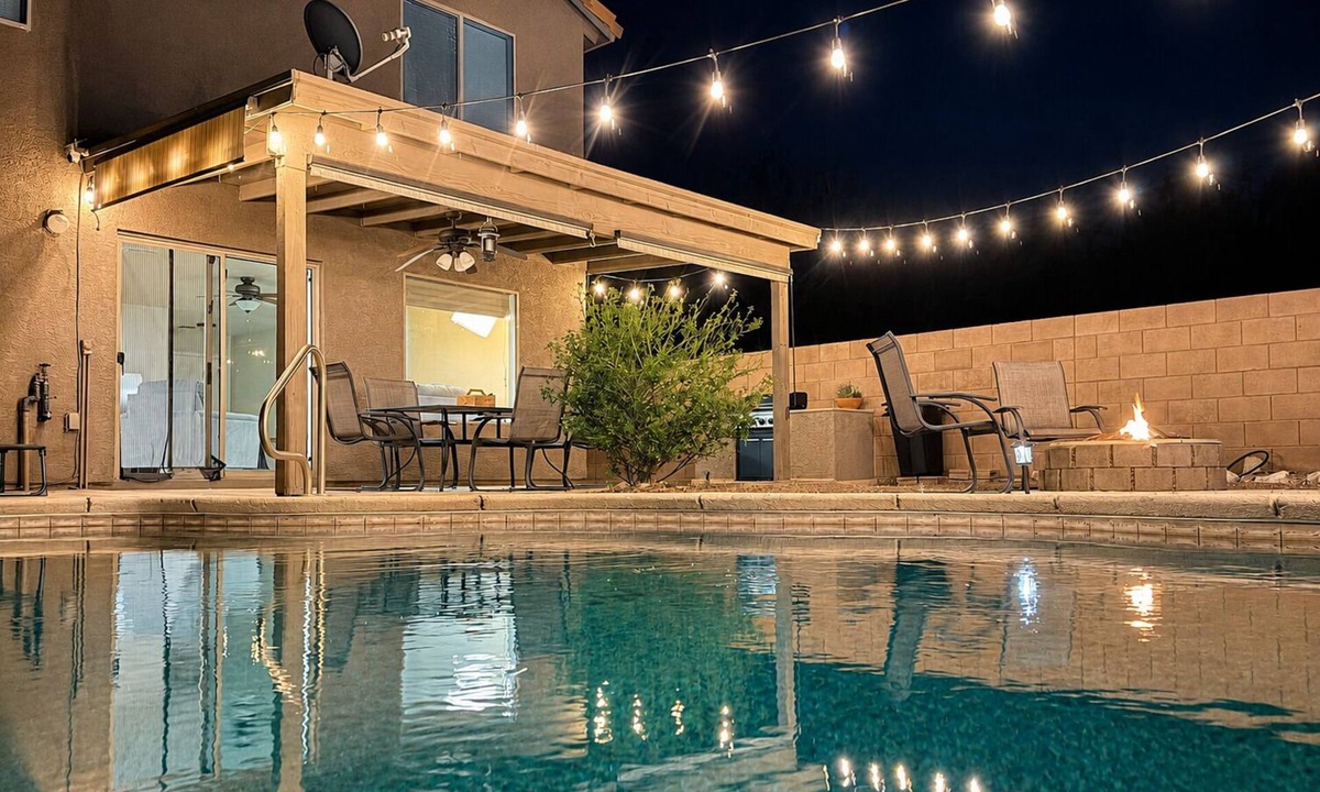 Green Valley House | Your Cozy Desert Retreat – Pool Fire Pit Convenient Location