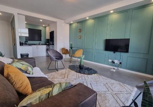 Accommodation Front - Prestigious 2 Sleeper Apartment with Harbour Views