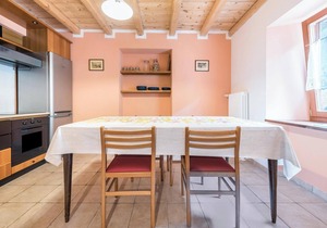 Apartment Agriturismo "Al Gallo Nero Rosso" near Lake Garda with Garden & Wi-Fi