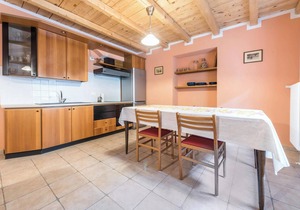 Apartment Agriturismo "Al Gallo Nero Rosso" near Lake Garda with Garden & Wi-Fi
