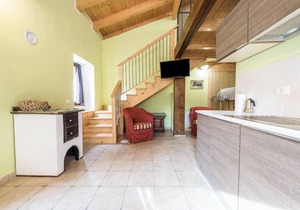 Apartment Agriturismo "Al Gallo Nero Verde" near Lake Garda with Mountain View & Terrace