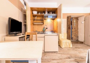 Apartment Agriturismo "Al Gallo Nero Miele" near Lake Garda with Mountain View & Terrace