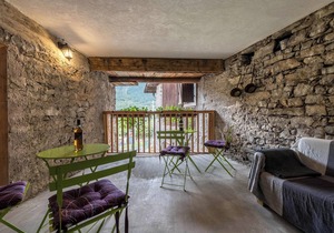 Apartment Agriturismo "Al Gallo Nero Miele" near Lake Garda with Mountain View & Terrace