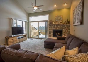 Beautiful 2 Bedroom Loft, 2 Bath Condo at Trout Creek #56. Close to Skiing, Golf, Beaches, Biking