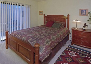 Beautiful 2 bedroom 2 bath Condominium in Gated Catalina Foothills Complex.