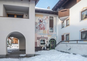 Cozy Apartment "Dolomieu 20" with Mountain View, Wi-Fi & Whirlpool