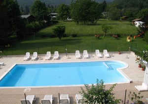 Holiday apartment with garden