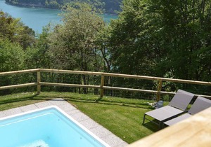 Holiday apartment with lake view