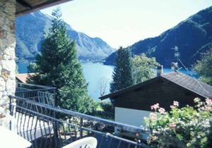 Holiday home 150 m from the lake