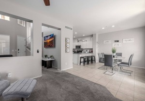 Luxury Golf Community Retreat ~ Putting Green, EV Charger, Pool & Hot Tub
