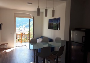 MODERN APARTMENT with BALCONY AND LAKE VIEW full confort - Ledro, Mezzolago,