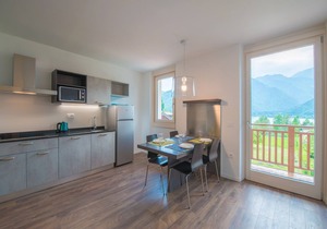 Modern apartments with balcony and lake view- full comfort- Ledro, Mezzolago,