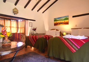 Romantic King Room with Fireplace – Cozy Mountain Escape