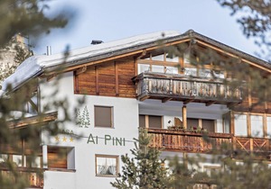 Studio Apartment “Ciasa ai Pini 208” near Ski Lifts with Mountain View Garden & Sauna