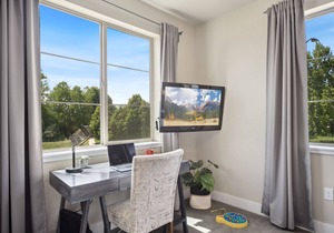 Swanky Townhome near Old Town, Breweries, & River!