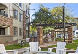 Zone Luxe Stylish 2BR Condo w Pool Ideal for Family Getaway