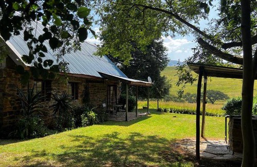 Uthukela District Municipality House | 100 m² Farmhouse ∙ 3 bedrooms ∙ 8 guests
