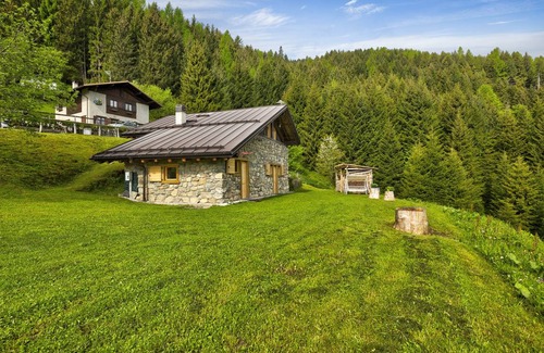Sella Giudicarie Cabin | 120 m² Cabin ∙ 2 bedrooms ∙ 6 guests