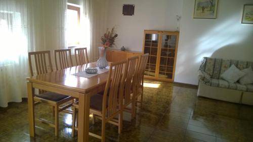 Cavedine House | 120 m² House ∙ 2 bedrooms ∙ 6 guests