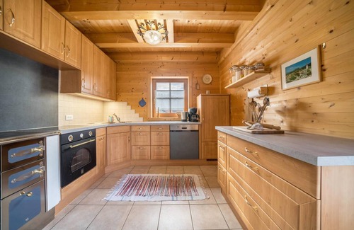 Verano Ski Chalet | 130 m² Chalet ∙ 4 bedrooms ∙ 8 guests