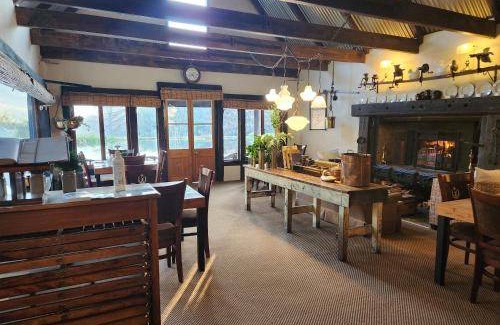 Elandskop House | 1455 m² Farmhouse ∙ 10 bedrooms ∙ 12 guests