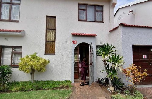 Port Edward Apartment | 160 m² Apartment ∙ 3 bedrooms ∙ 6 guests