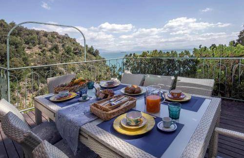 Erchie House | 200 m² House ∙ 4 bedrooms ∙ 8 guests
