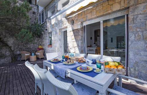 Erchie House | 200 m² House ∙ 4 bedrooms ∙ 8 guests