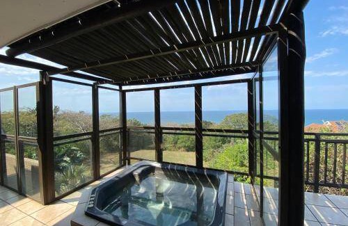 Hibberdene House | 250 m² House ∙ 4 bedrooms ∙ 8 guests