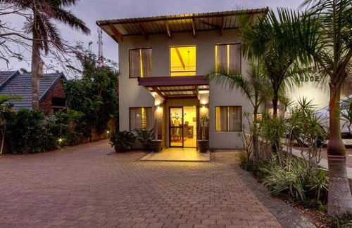 St. Lucia Cabin | 40 m² Lodge ∙ 2 bedrooms ∙ 4 guests