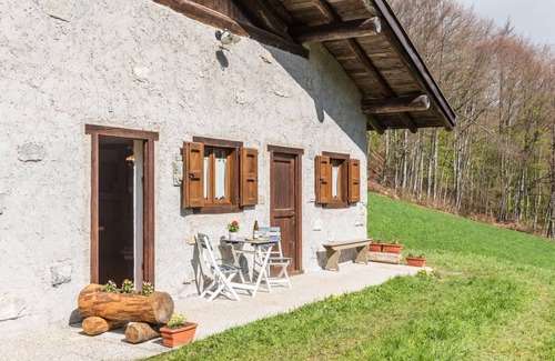 Roncone Ski Chalet | 60 m² Chalet ∙ 2 bedrooms ∙ 6 guests