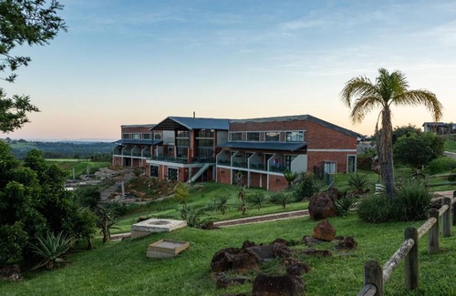 Dragon Peaks Hotel | 60 m² Hotel ∙ 4 guests