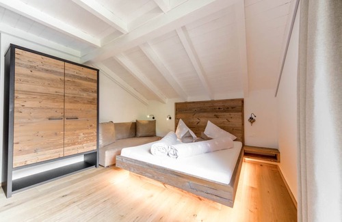 Collepietra Apartment | 65 m² Apartment ∙ 2 bedrooms ∙ 4 guests