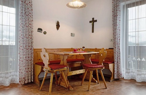 Feldthurns Apartment | 75 m² Apartment ∙ 2 bedrooms ∙ 5 guests