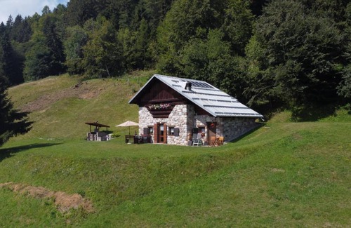 Roncegno Ski Chalet | 90 m² Chalet ∙ 2 bedrooms ∙ 4 guests