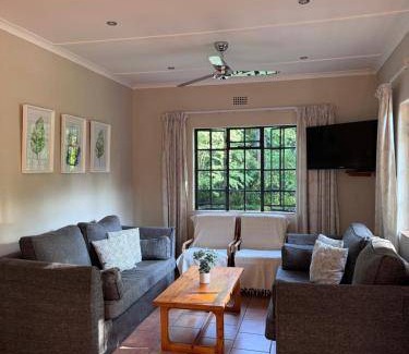 Cathkin Park Cabin | 90 m² Lodge ∙ 2 bedrooms ∙ 4 guests