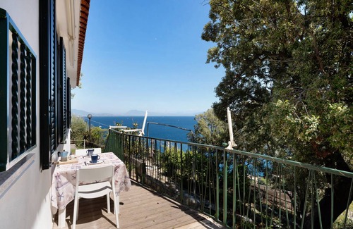 Erchie House | 95 m² House ∙ 3 bedrooms ∙ 6 guests