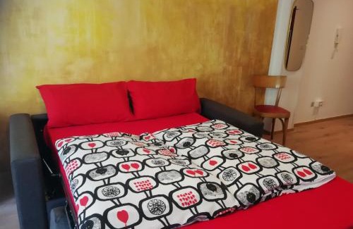 Bolognano-Vignole Apartment | Apartment Bed & Climb