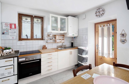 Moena Apartment | Apartment 'Ciasa De Lucky' with Mountain View, Private Terrace and Wi-Fi